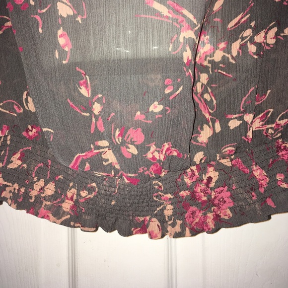 Ana petite gray Floral - Picture 3 of 5